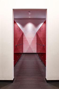 UWie Restrooms 03