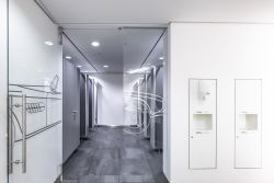 UWie Restrooms 06