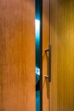 UWie Restrooms 10